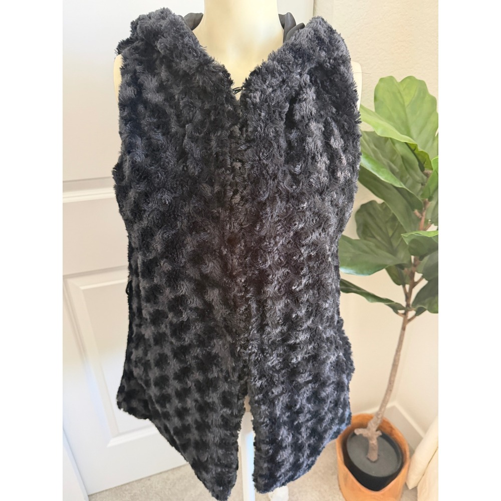 Indigo Saints Womens Black Faux Fur Hooded Vest Rose Swirl Textured Size S
